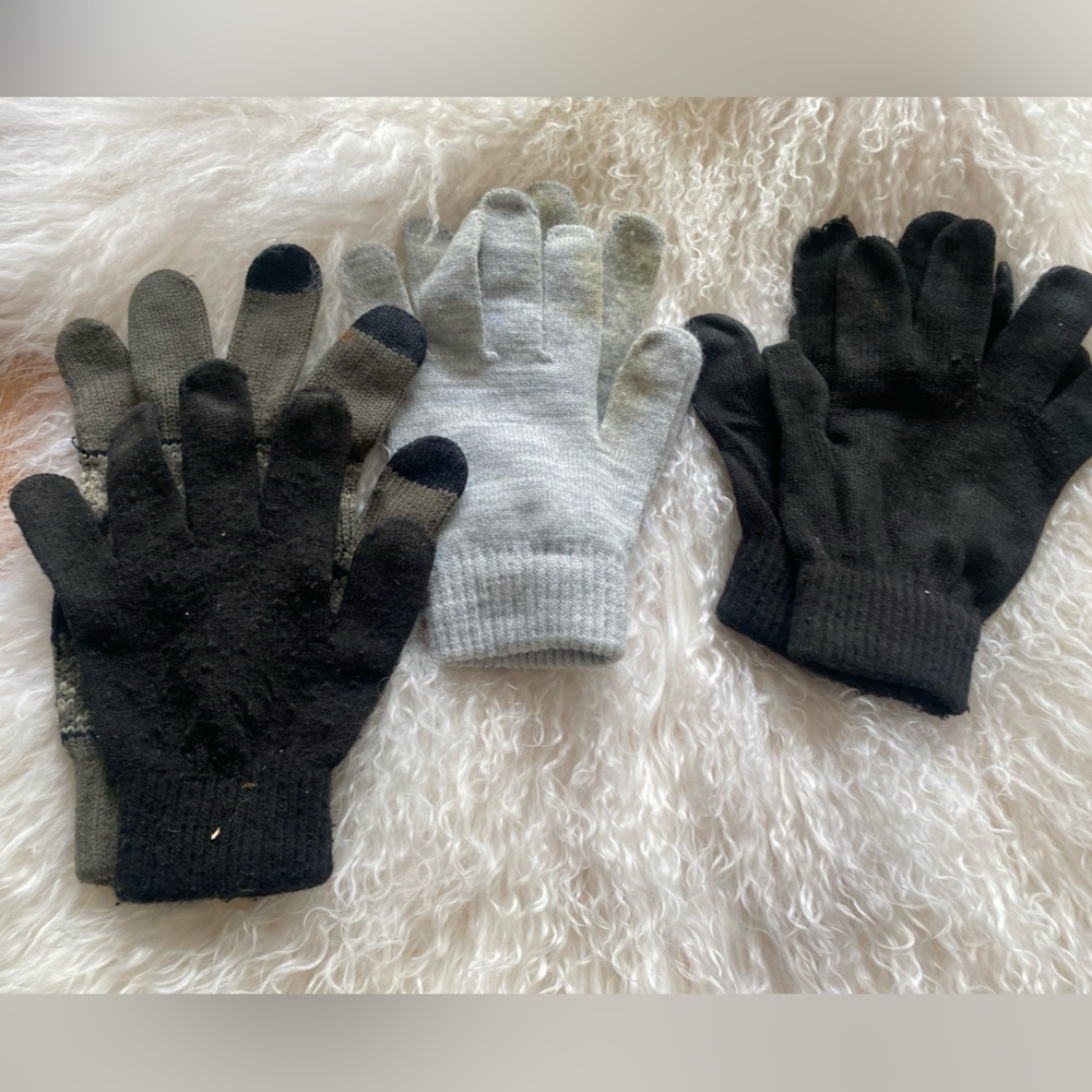 Fair condition Set of Three Knit Gloves in Black, Gray, and Light Gray!!